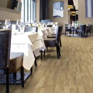 Achat Oak laminate flooring in restaurant